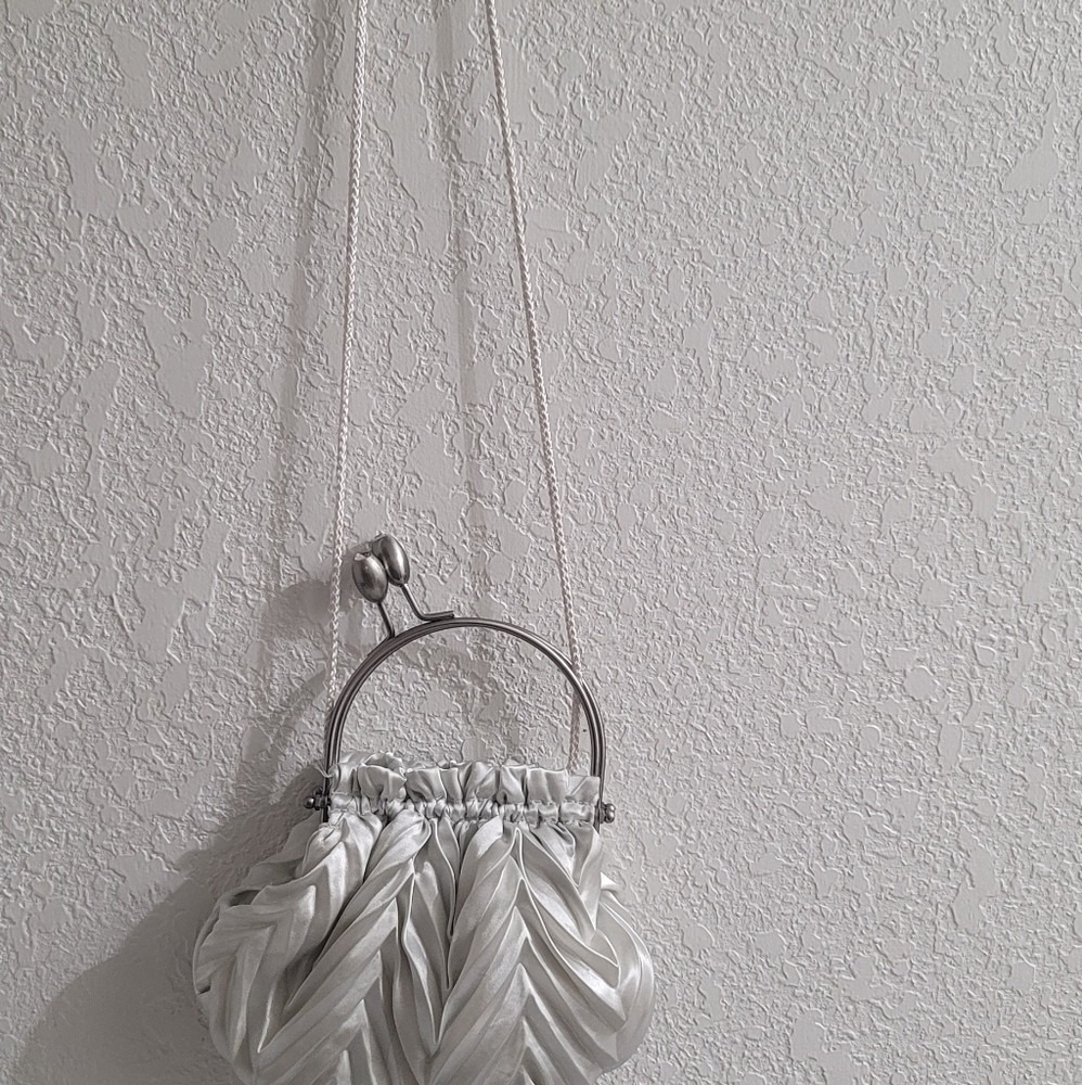 Purse - Picture 2 of 5